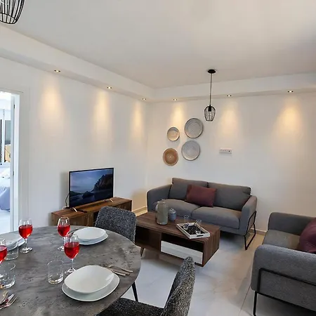 Misia Enas - Modern 2 Bedroom With Sea Views - Close To Square Apartment Ayia Napa